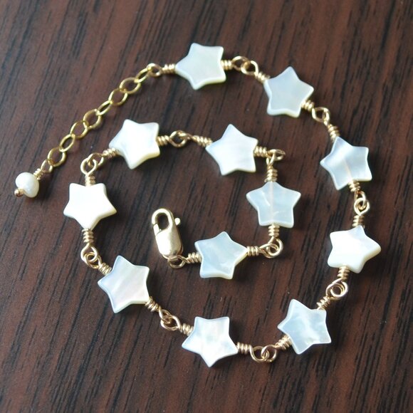 Mother of Pearl Star Bracelet in Gold or Silver - Made in Canada - Picture 7 of 10